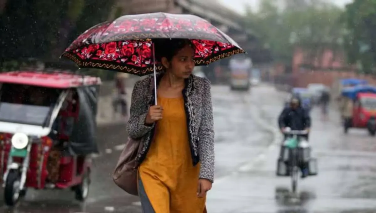 कोकणात विजांचा कडकडाट: महाराष्ट्रात पावसाचा जोर, कोणत्या जिल्ह्यांना धोका?
